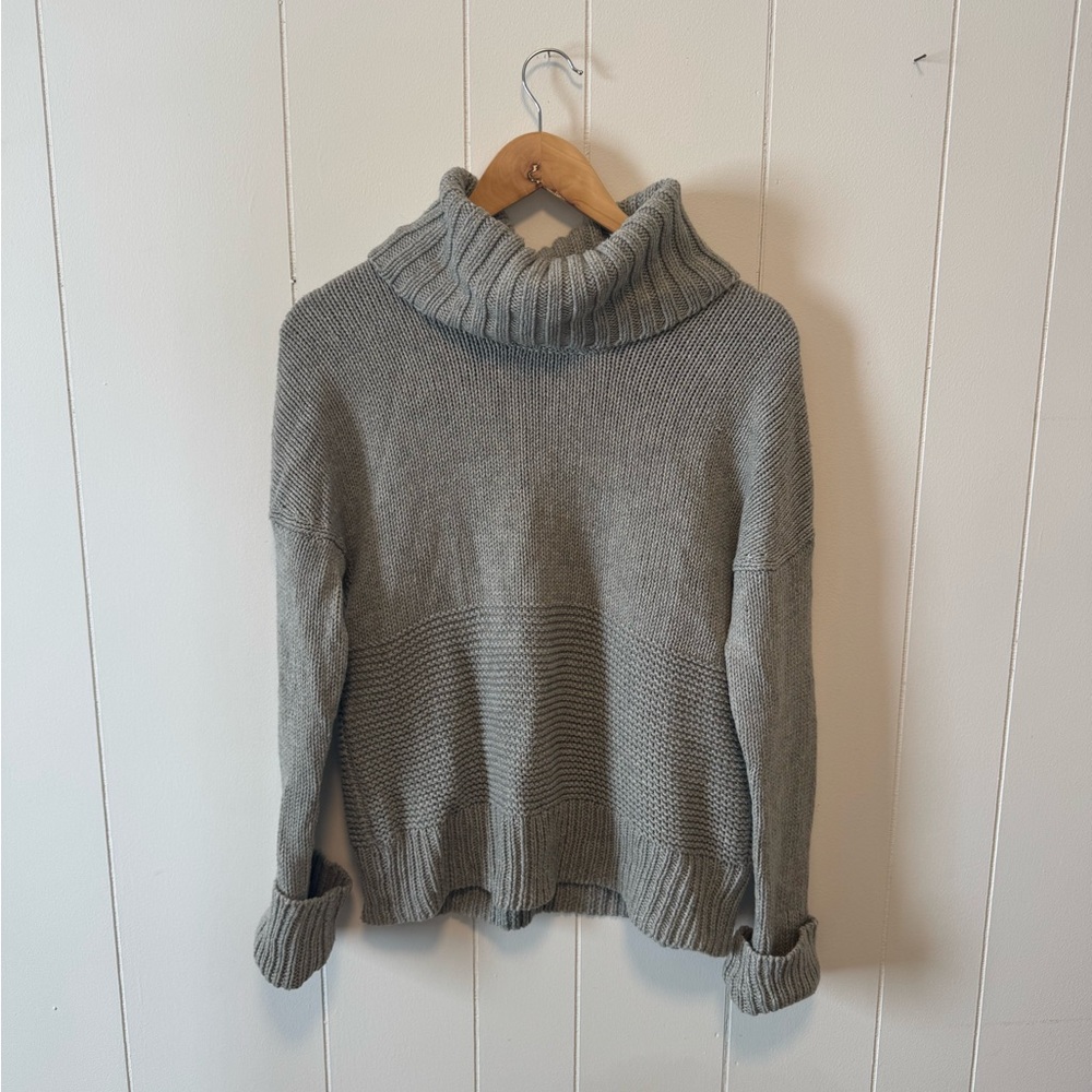 Grey Gap Turtleneck